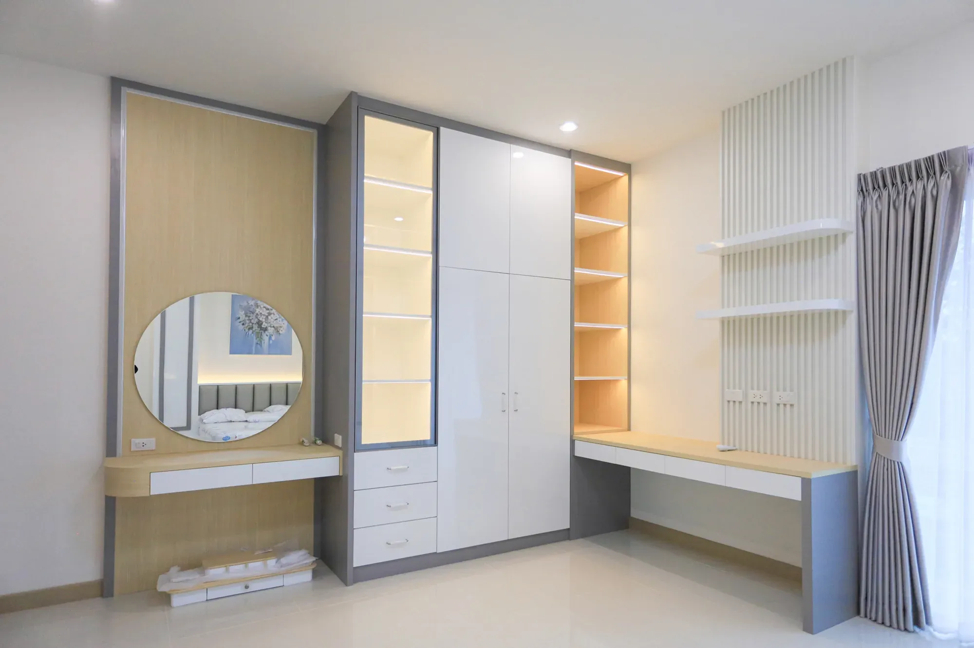 ชุด built-in พร้อมไฟใต้ชั้น