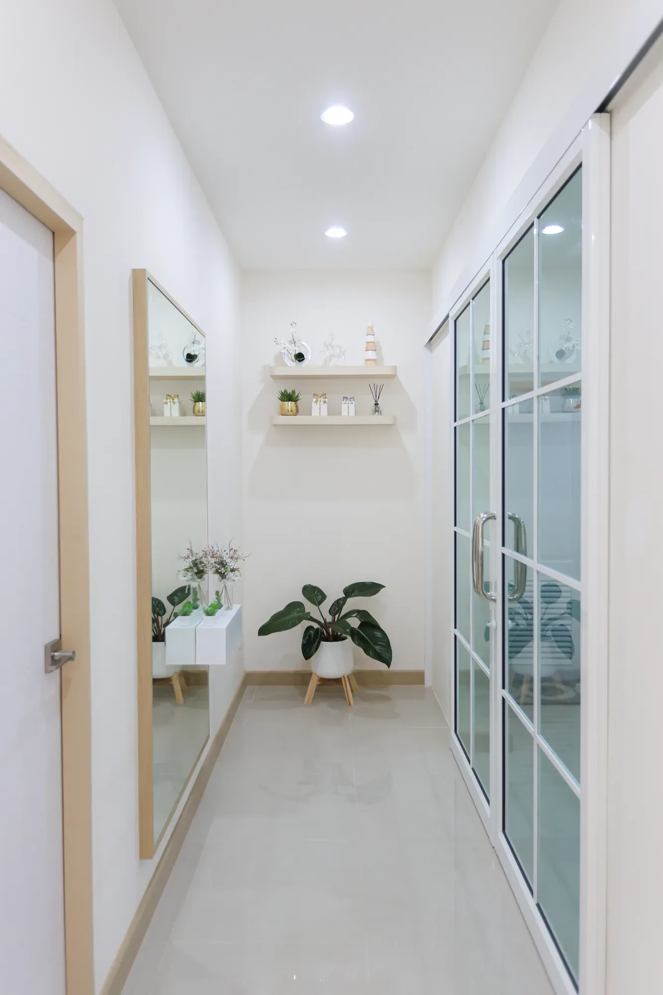ทางเดินห้องแต่งตัว